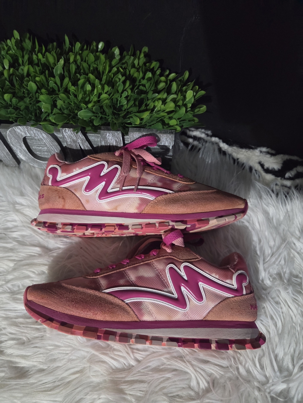Marc Jacobs "The Jogger" Fushia & Coral Tie-dye Women’s Sneakers. Size 8 (38)